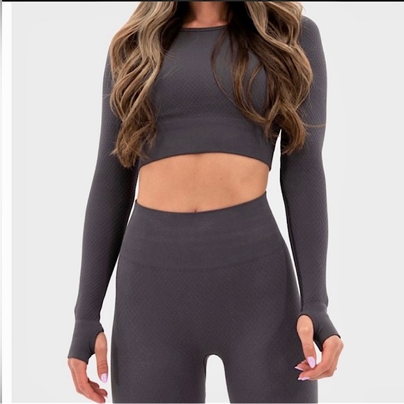Balance Athletica Energy Long Sleeve Compression Crop Top & Leggings Set Quartz - Picture 6 of 16